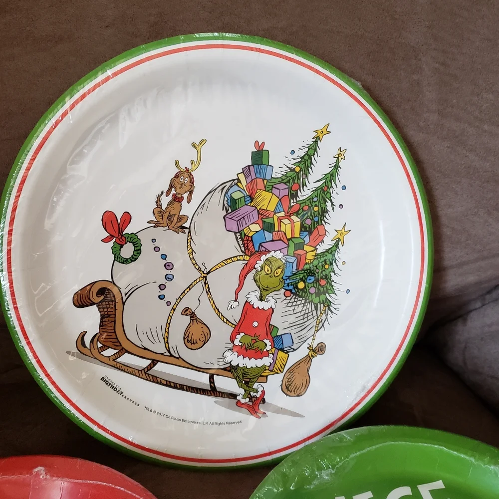 The Grinch party plates